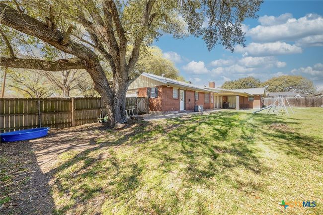 1413 Summit Dr, House other with 3 bedrooms, 3 bathrooms and null parking in Gonzales TX | Image 32