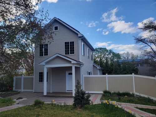 216 Catherine St, Buchanan, NY, 10511-1526 | Card Image