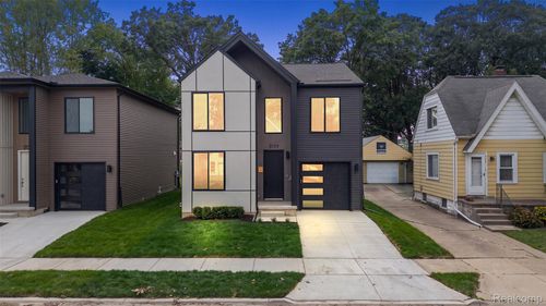 3139 Grayson St, Ferndale, MI, 48220-1069 | Card Image