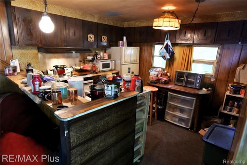 1963 New Rochelle Dr, Lapeer, MI, 48446-9722 | Card Image