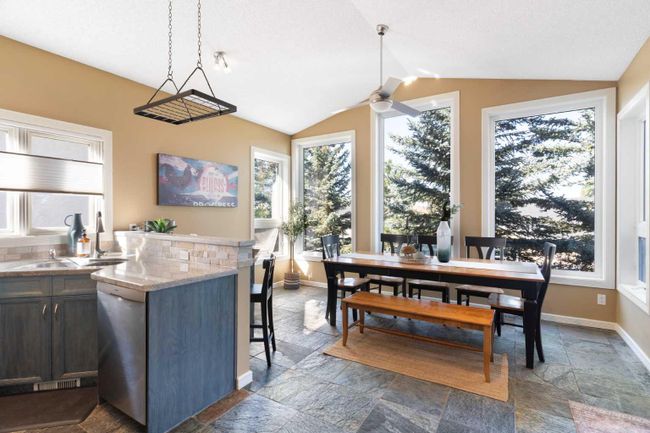 148 Christie Park View Sw, Home with 5 bedrooms, 3 bathrooms and 4 parking in Calgary AB | Image 16