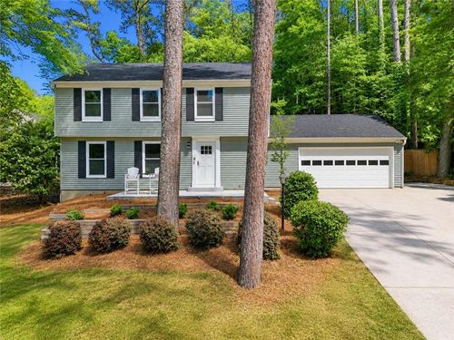 9715 N Pond Cir, Roswell, GA, 30076-2916 | Card Image