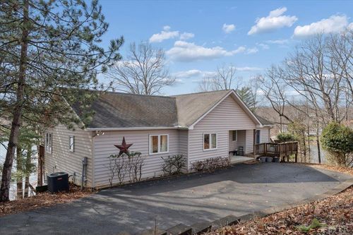 1429 Longview Estates Dr, Goodview, VA, 24095-3389 | Card Image