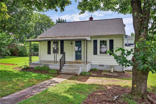 703 Veterans Dr, Elon, NC, 27244-9277 | Card Image