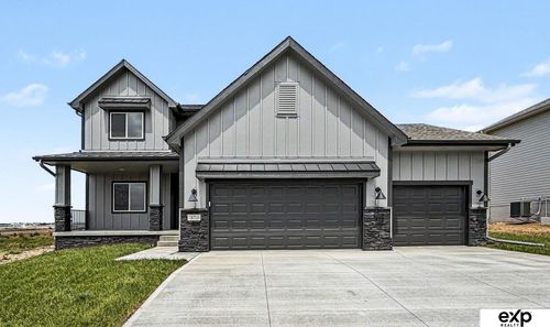 18710 Pinehurst Ave, Omaha, NE, 68136-6491 | Card Image