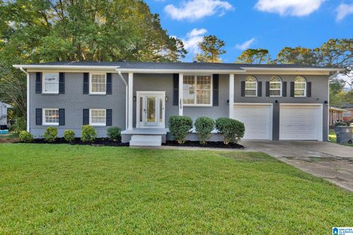 2839 Novel Dr, HUEYTOWN, AL, 35023-3039 | Card Image