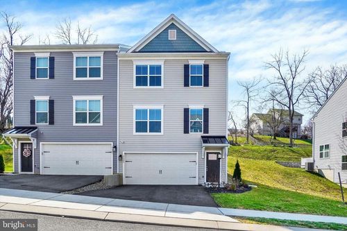 17995 Dave Anne Cir, STEWARTSTOWN, PA, 17363-8614 | Card Image
