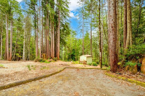 22090 Lyons Ct, Jenner, CA, 95450 | Card Image