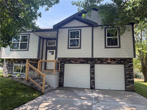 21608 S Clairmont St, Peculiar, MO, 64078-8785 | Card Image