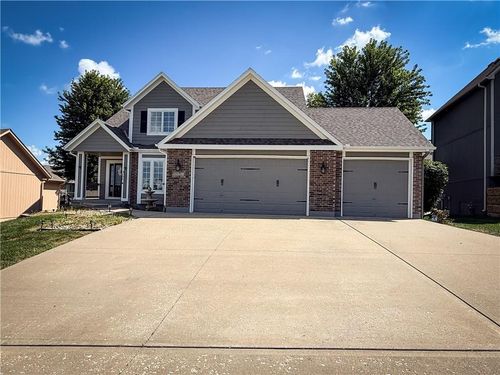 1517 Johnston Dr, Raymore, MO, 64083-9566 | Card Image