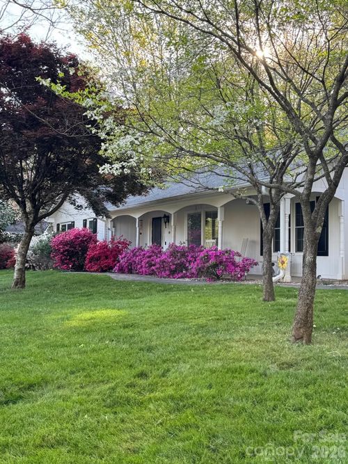 109 Yardley Ct, Hendersonville, NC, 28739-6861 | Card Image