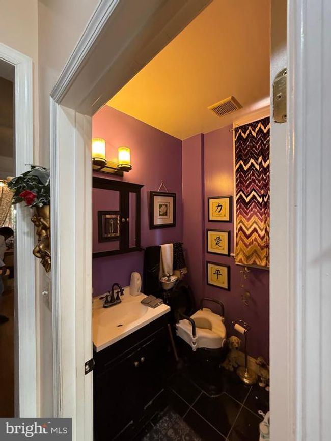 1121 8 Th St Ne, Townhouse with 4 bedrooms, 3 bathrooms and null parking in WASHINGTON DC | Image 15