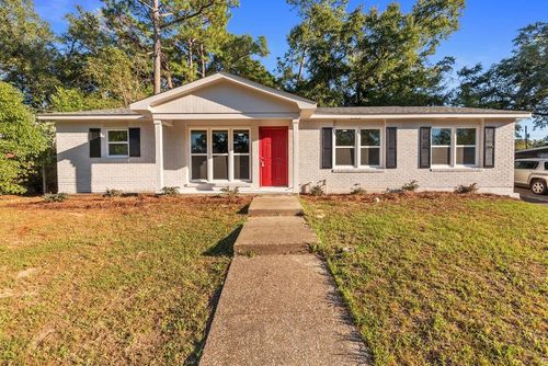 517 Woodlore Dr, Chickasaw, AL, 36611-1669 | Card Image