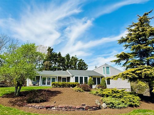 15 Frost Valley Rd, Mount Sinai, NY, 11766-1401 | Card Image