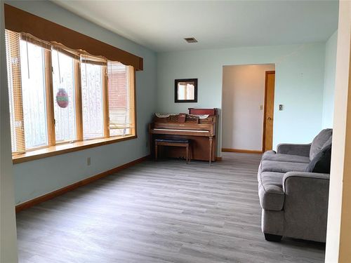 612 Terre Haute Rd, Worthington, IN, 47471-1917 | Card Image