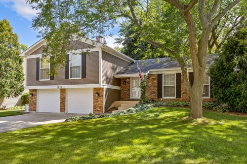 1021 Abbey Dr, Crystal Lake, IL, 60014-8303 | Card Image