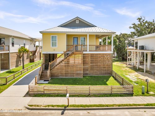 430 Woodward Ave, Gulfport, MS, 39501-1309 | Card Image