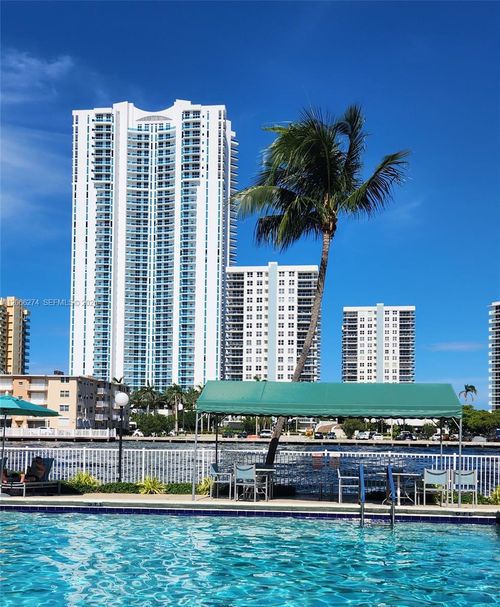 1026-1000 Parkview Dr, Hallandale Beach, FL, 33009-2979 | Card Image