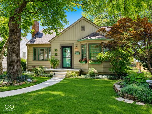 2216 Caldwell Place, Columbus, IN, 47201 | Card Image