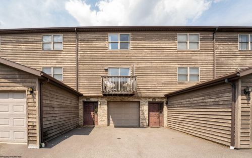 8 Silver Creek Dr, Morgantown, WV, 26505-1750 | Card Image