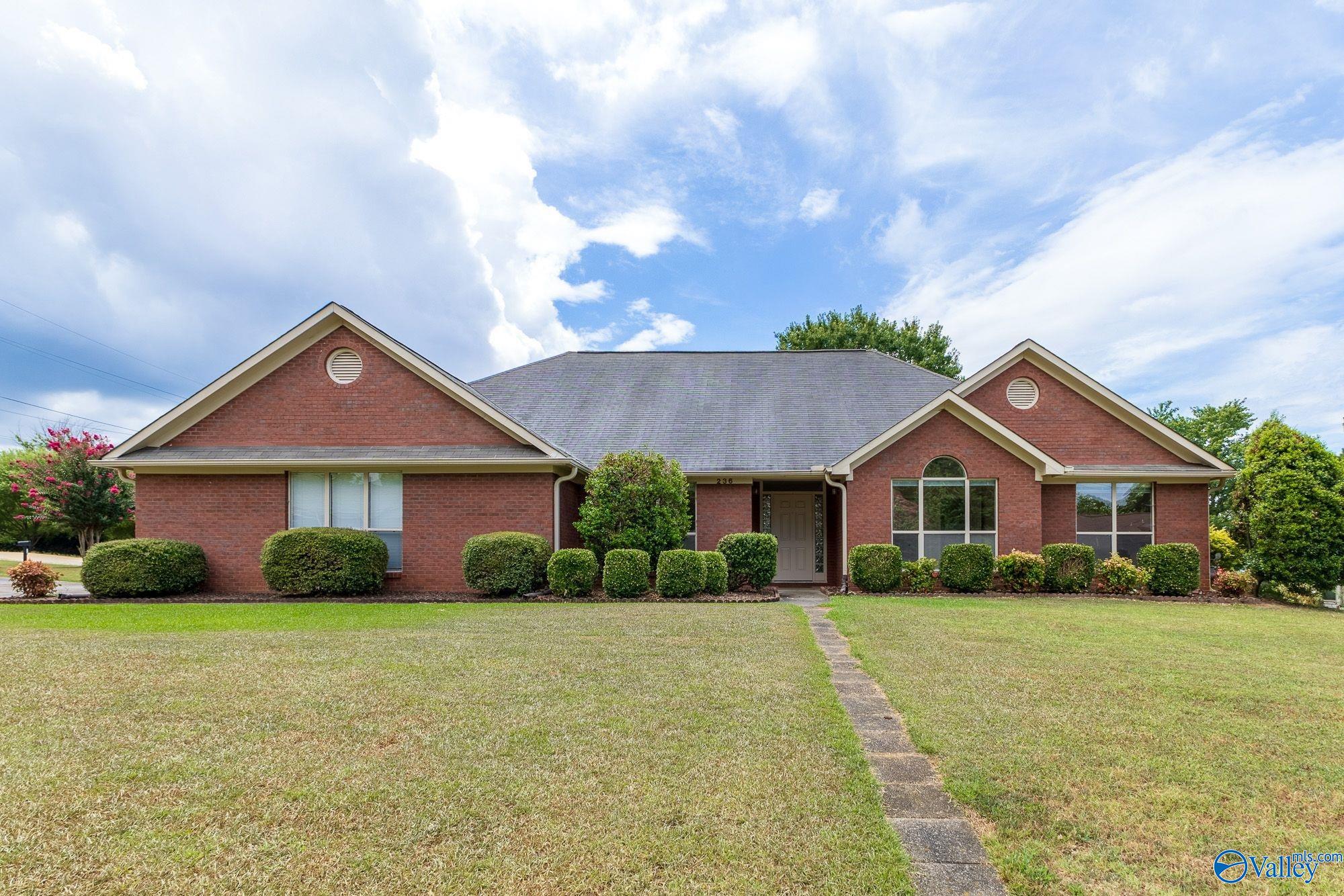 Pin Oak Dr, Madison, AL 35758