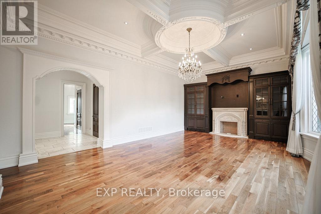 Residential in Vaughan (Islington Woods) 3