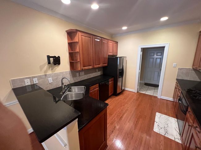 1155 Enclave Sq E, Townhouse with 4 bedrooms, 3 bathrooms and 2 parking in Houston TX | Image 10