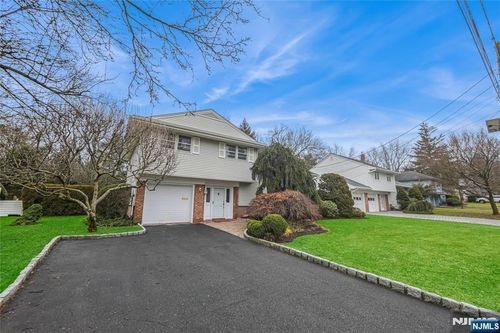 113 Walnut Dr, Tenafly, NJ, 07670-2800 | Card Image