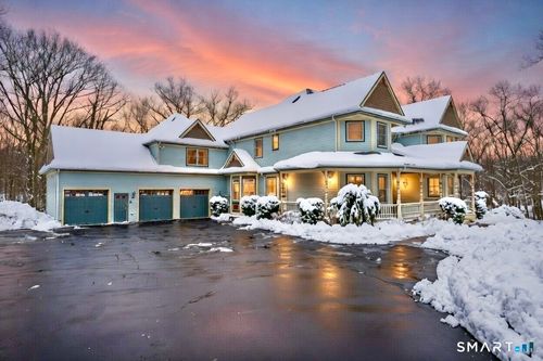 205 E Rocks Rd, Norwalk, CT, 06851-1707 | Card Image