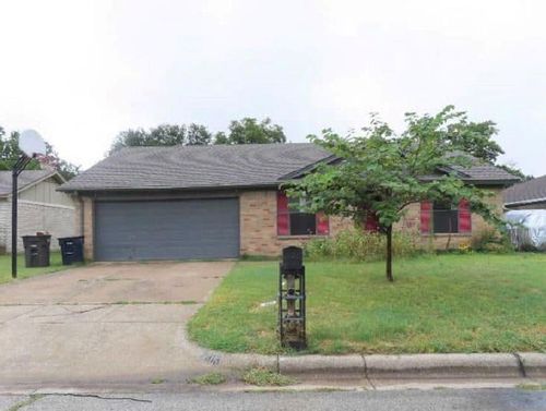 2813 Highlawn Ter, Fort Worth, TX, 76133-7204 | Card Image