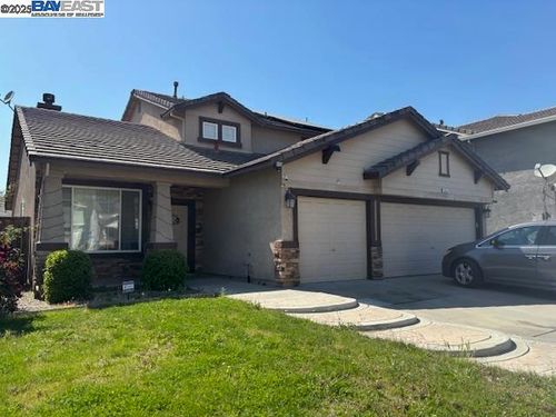 1551 Autumn Meadow Ln, Tracy, CA, 95376-5638 | Card Image