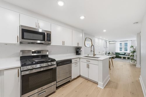 1-15 Cazenove St, Boston, MA, 01226 | Card Image