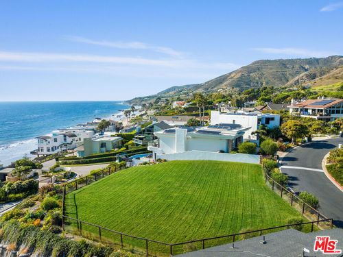 31540 Victoria Point Rd, Malibu, CA, 90265-2638 | Card Image