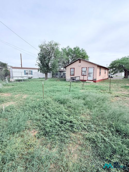 1704 E Childers Dr, Hobbs, NM, 88240-6814 | Card Image