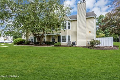 12 Dennis Ct, Hightstown, NJ, 08520-3016 | Card Image