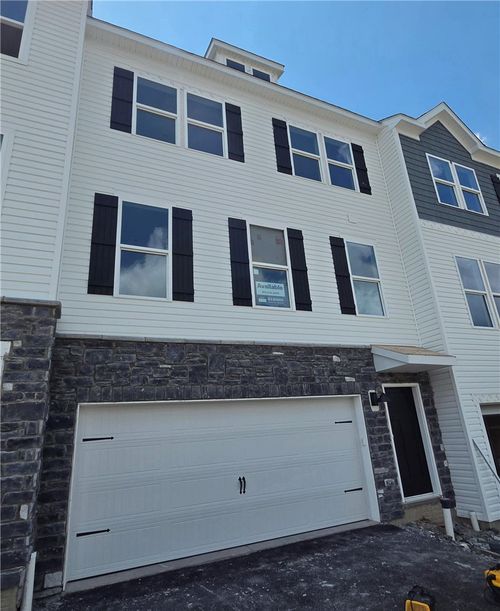 105 Laurel Hills Drive, Buffalo Twp, PA, 16055 | Card Image