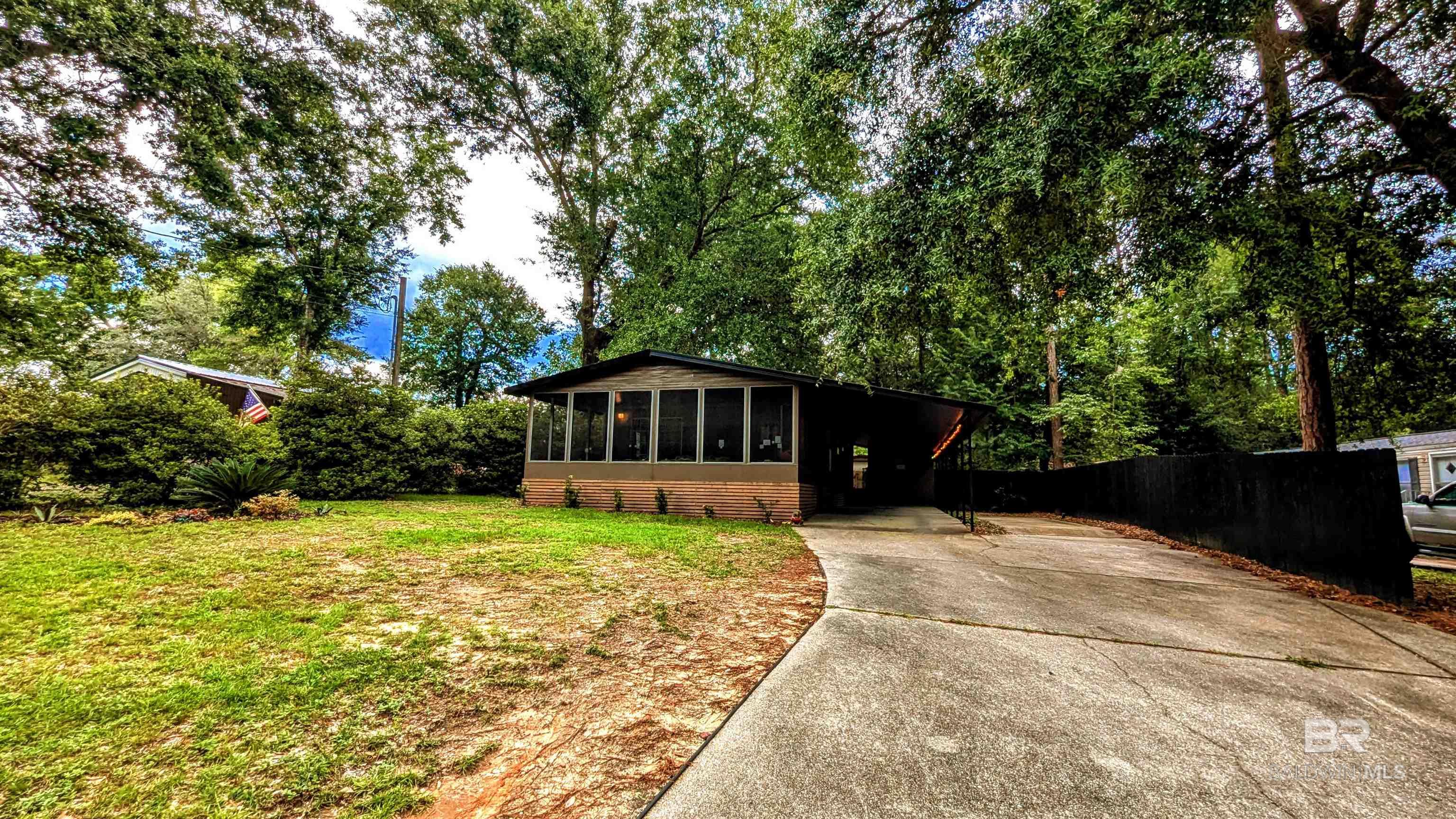 Valencia Dr, Lillian, AL 36549