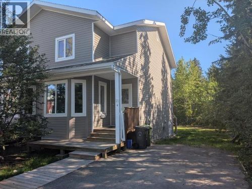 21 Arnhem Rd, Whitehorse, YT, Y1A3B5 | Card Image