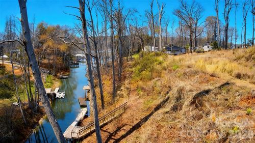 3700 Landmark Dr, Sherrills Ford, NC, 28673-7747 | Card Image