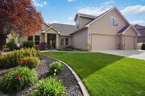 2200 W Forest Hill Ct, Eagle, ID, 83616-7215 | Card Image