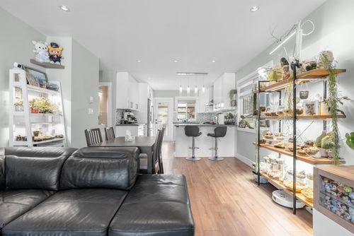 2576 E 27th Avenue, Vancouver, BC, V5R1N1 | Card Image