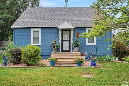 221 High St, Baldwin City, KS, 66006-4101 | Card Image