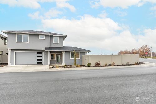 305 E Stanford Ave, Ellensburg, WA, 98926-5910 | Card Image