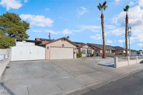 5286 Treasure Ave, Las Vegas, NV, 89122-5309 | Card Image