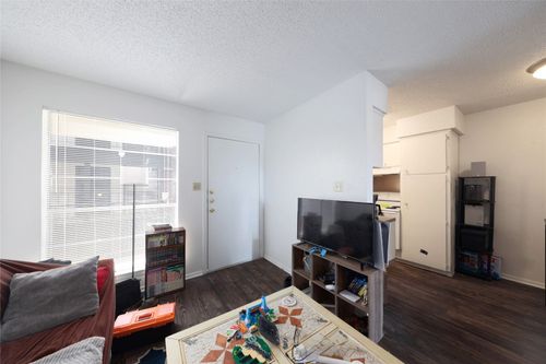 b204-2803 Hemphill Park, Austin, TX, 78705-4126 | Card Image