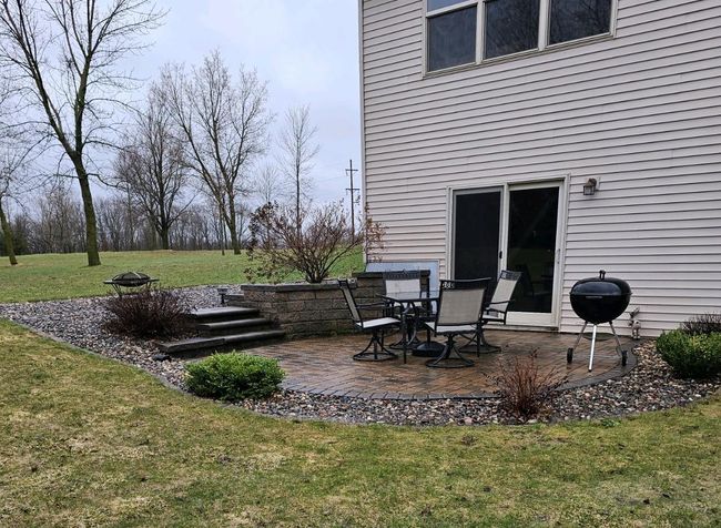 Well maintained patio and yard | Image 51