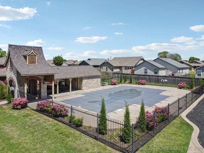 11001 117 Th East Pl, House other with 3 bedrooms, 2 bathrooms and null parking in Owasso OK | Image 31