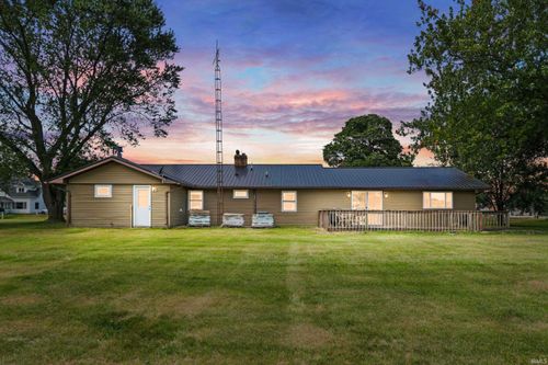 522 N Main St, Topeka, IN, 46571-9812 | Card Image