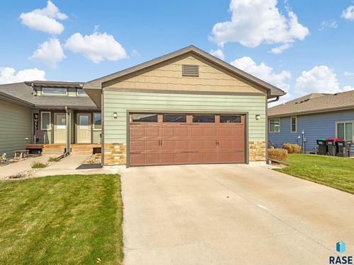 2726 E Sunburst Dr, Brandon, SD, 57005-6715 | Card Image