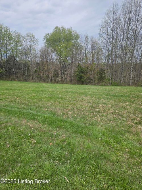 4 River Valley Way, Bedford, KY, 40006-7817 | Card Image